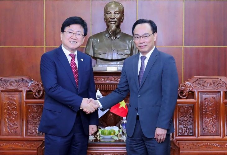 Korean universities encouraged to open campuses in Vietnam
